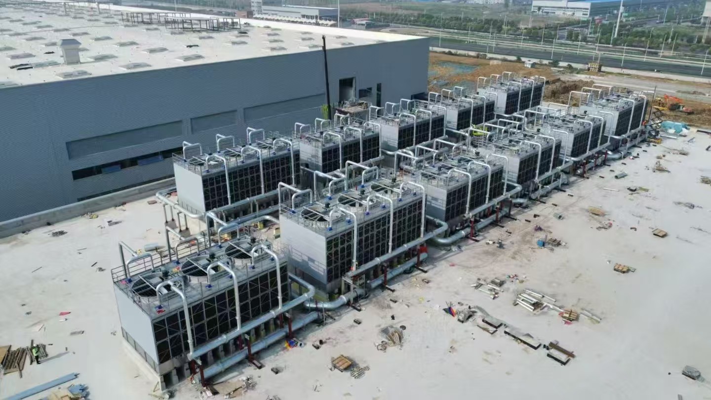 江蘇佳能大型工業(yè)冷卻塔安裝調試